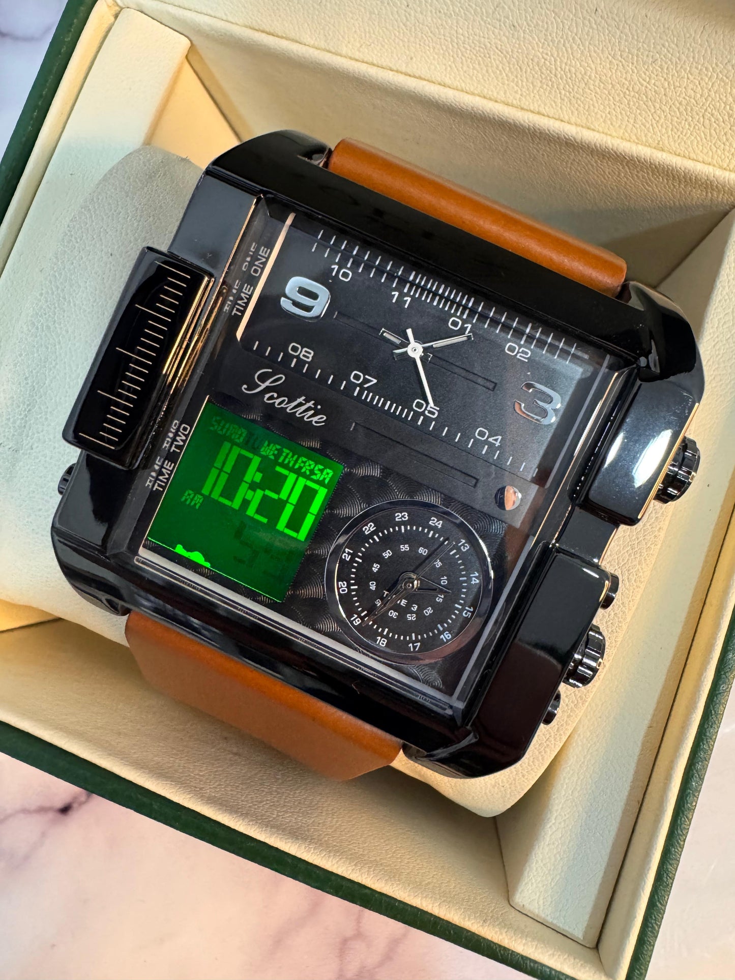 Reloj Scotie